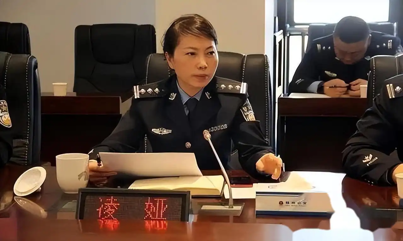 _凌娅自首：“瘾”犯了就脱衣让下属满足她，造太子奶冤案_凌娅自首：“瘾”犯了就脱衣让下属满足她，造太子奶冤案